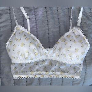 Ladies Gilly Hicks bralette 
Size Small 
Lemon print
